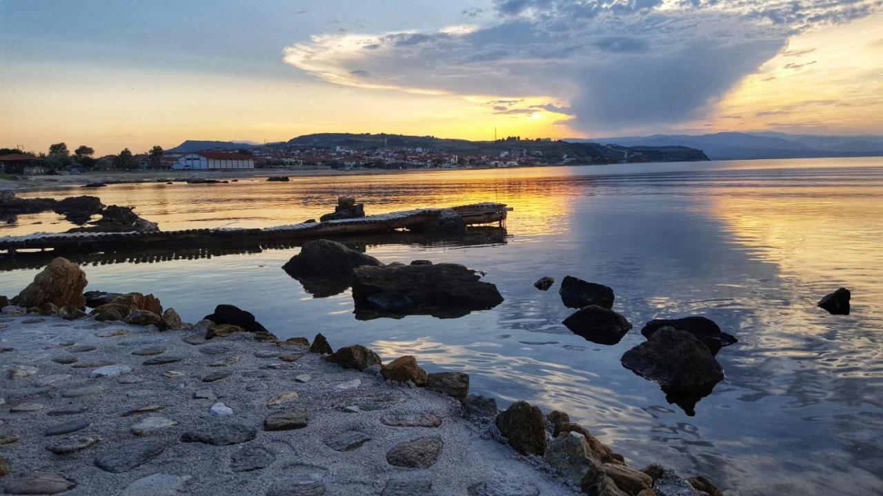 依诺罗达Στ' Ακρογιάλι公寓 外观 照片